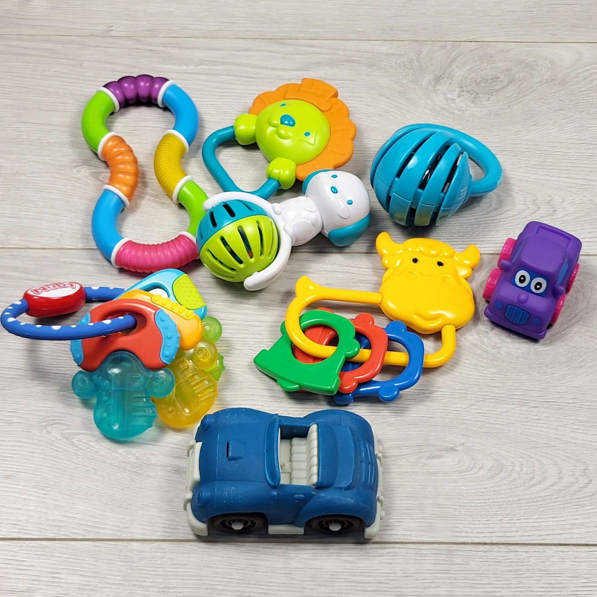 LKAN22 - Lot of baby toys