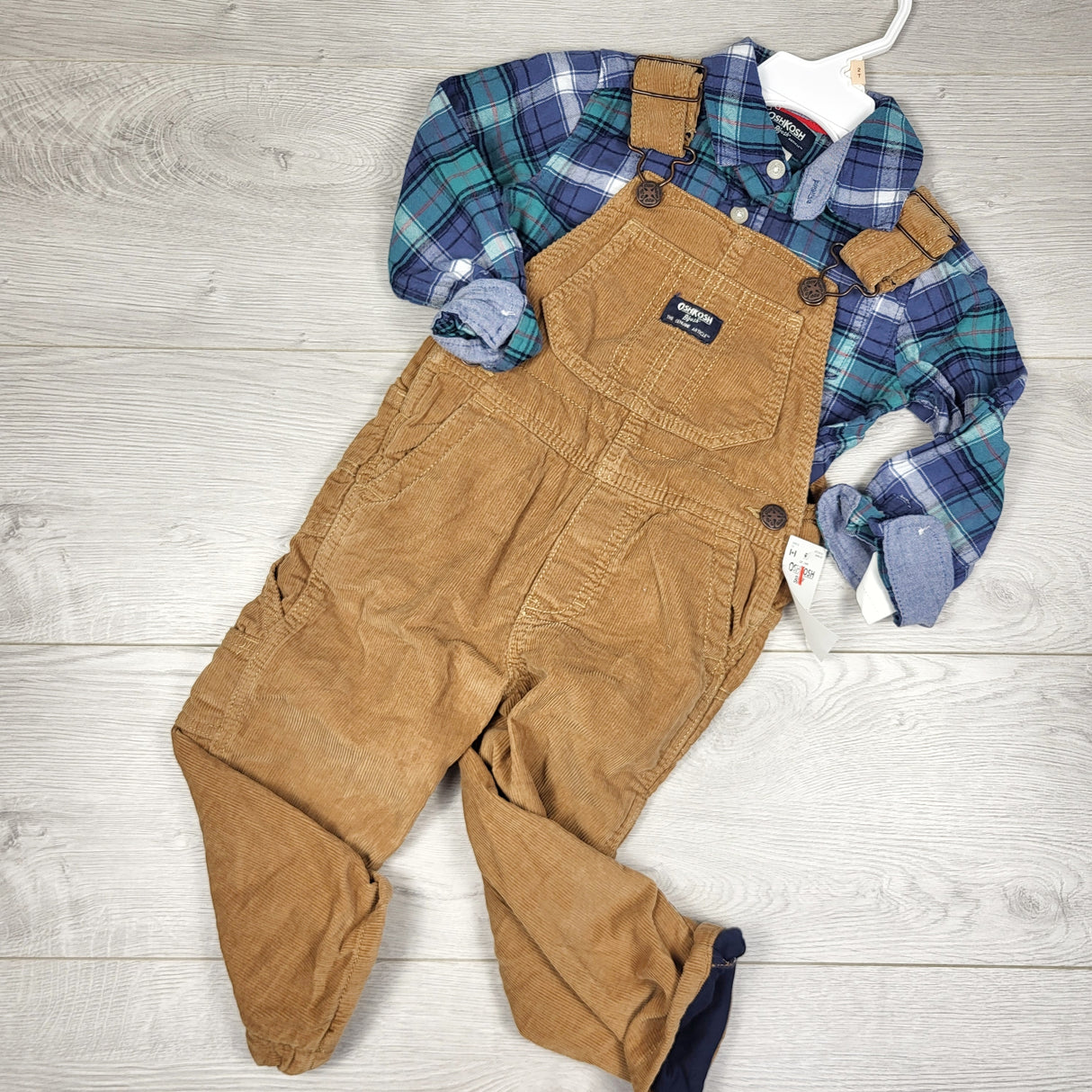 KAMG1 - Oshkosh tan corduroy 2pc overall set. Size 2T
