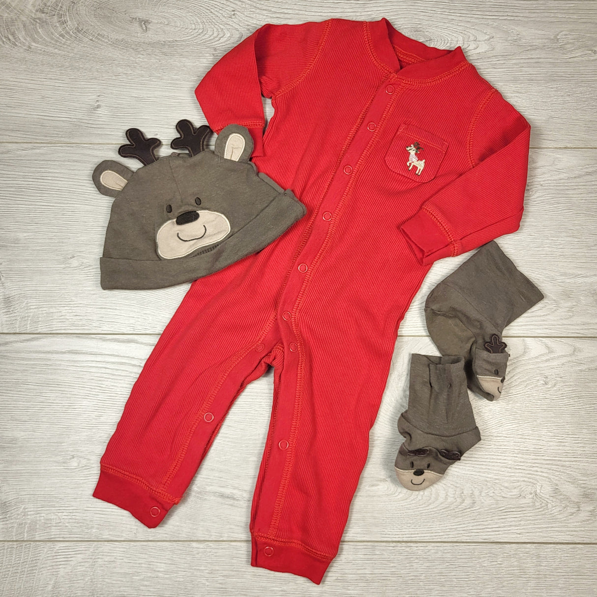 KAMG1 - Carters red 3pc reindeer set. Size 6 months