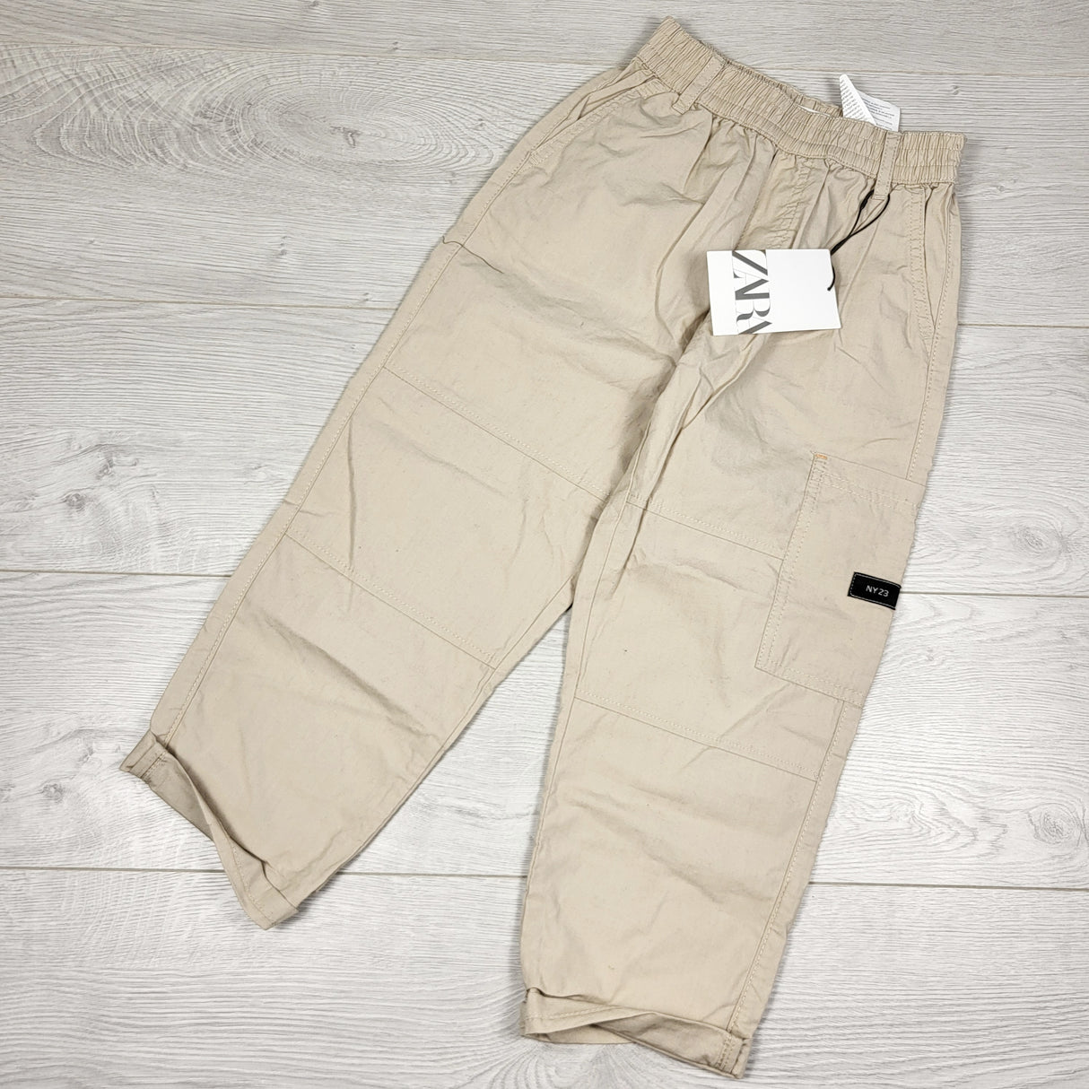 DMKY1 - NEW - Zara khaki elastic waist pants. Size 7