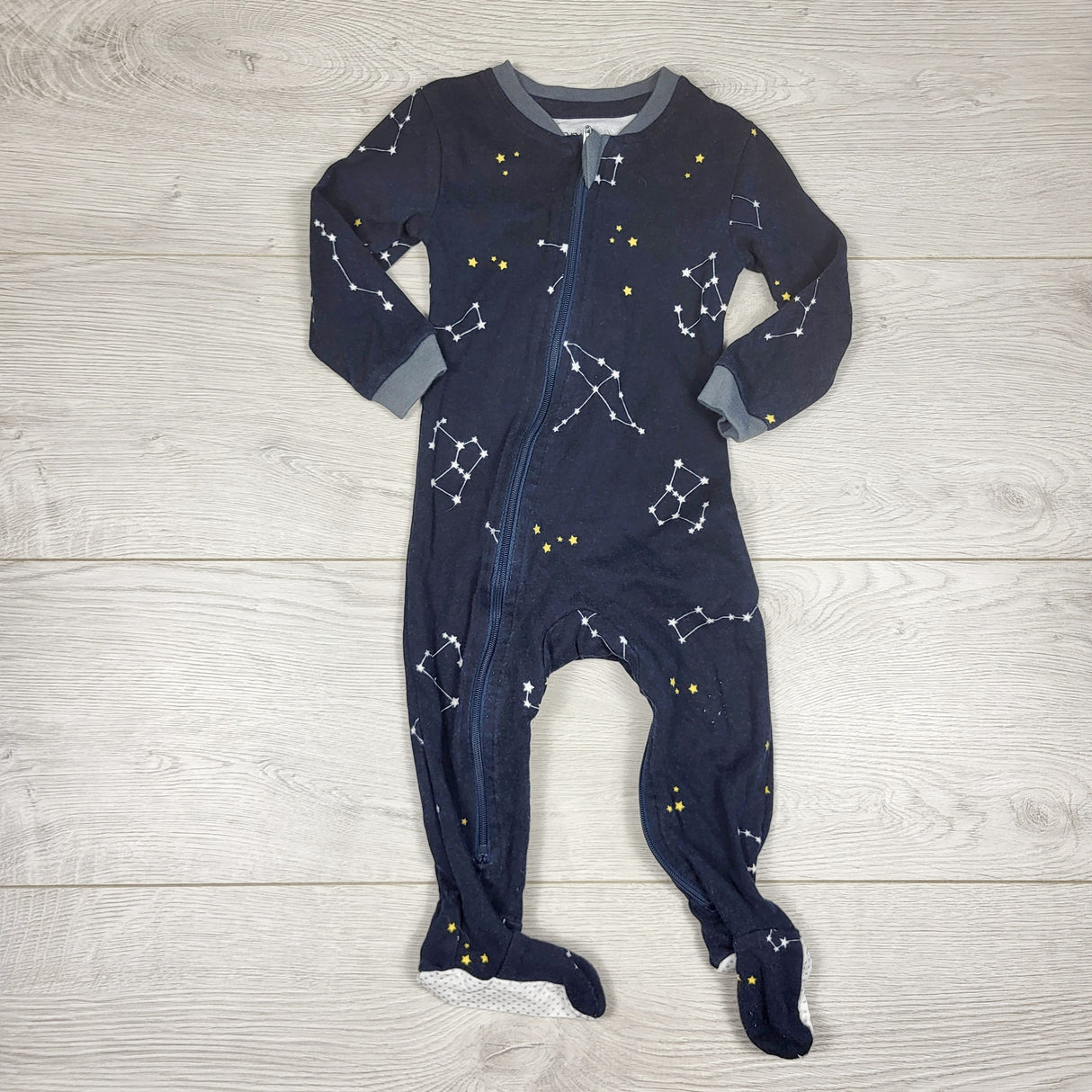 DMKY1 - Zippy Jamz zipppered star constellations sleeper. Size 6-9 months maple