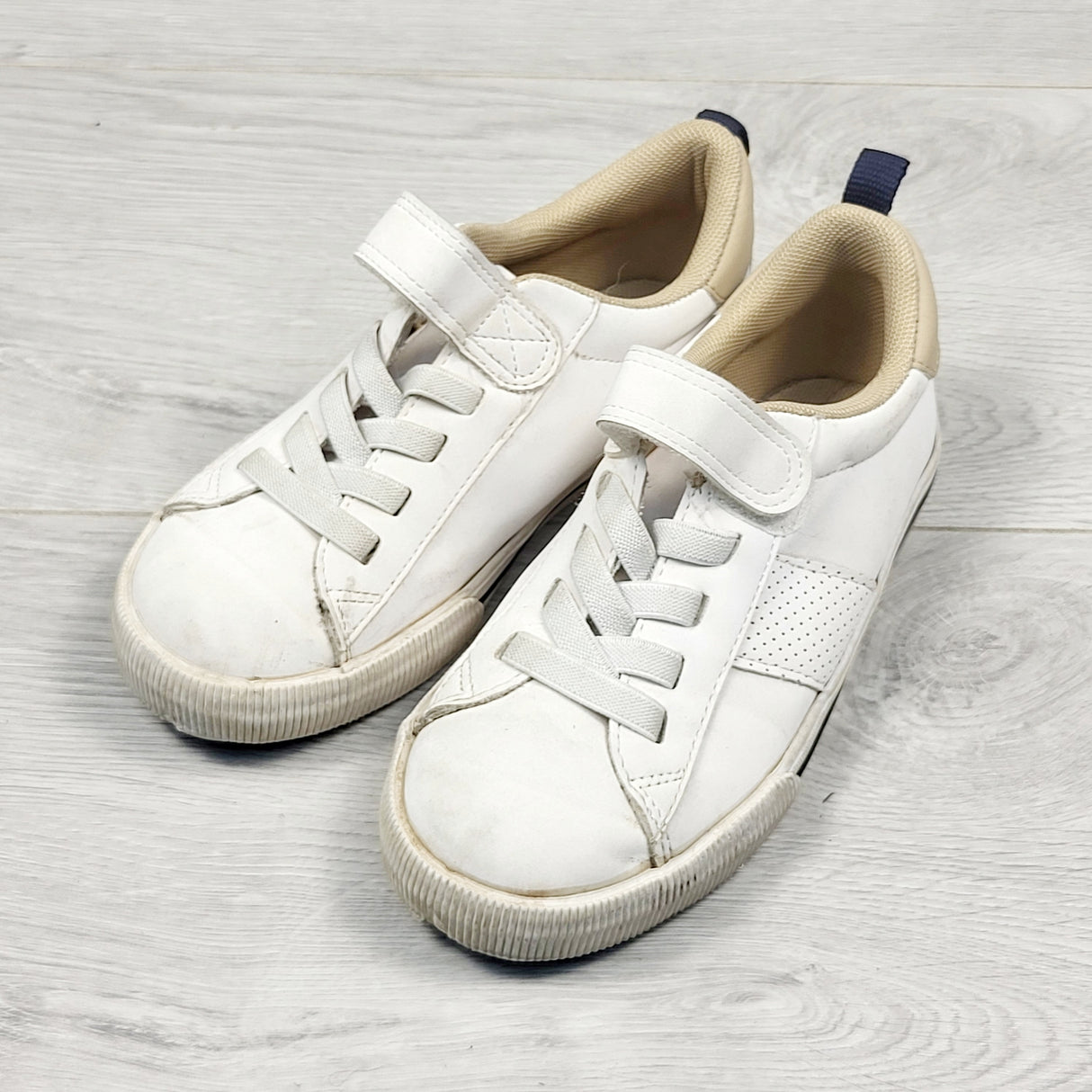 TGSS2 - H and M white tennis shoes. Size 11.5
