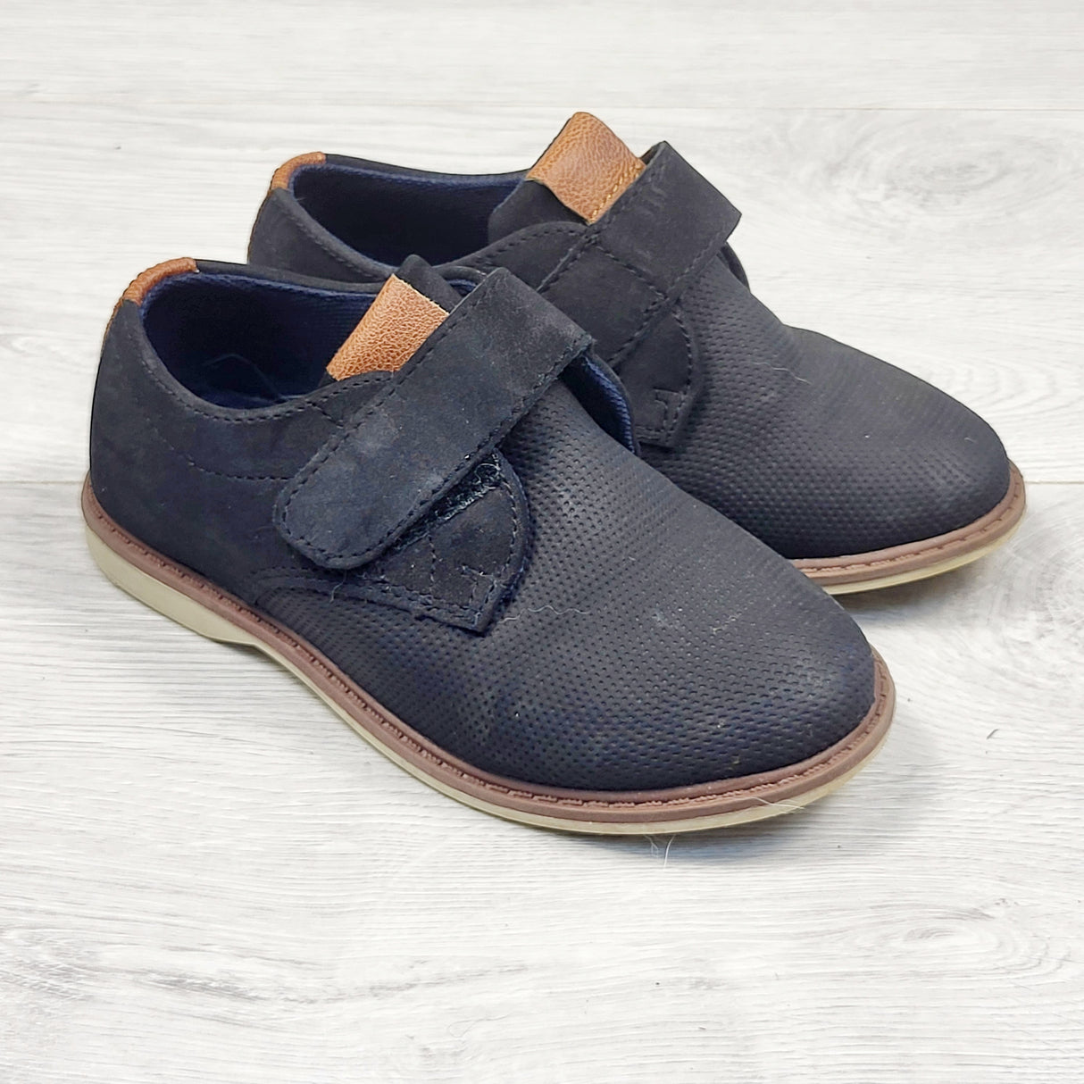 TGSS2 - Max and Jack black velcro shoes. Size 11