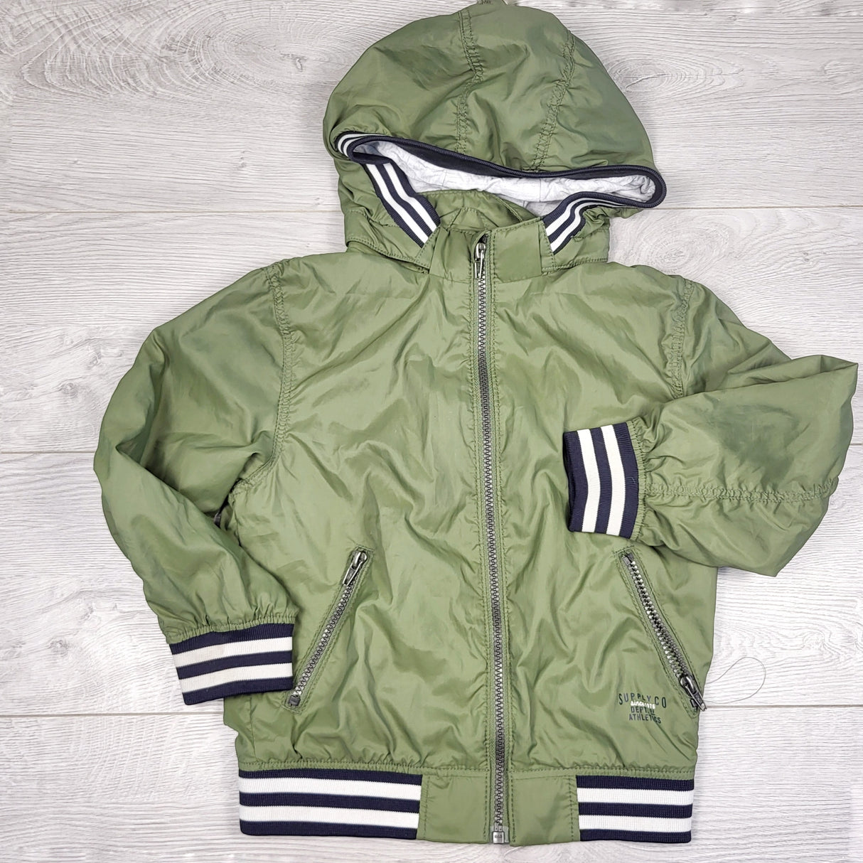 TGSS3 - H and M green jersey lined hooded lightweight jacket. Size 5/6