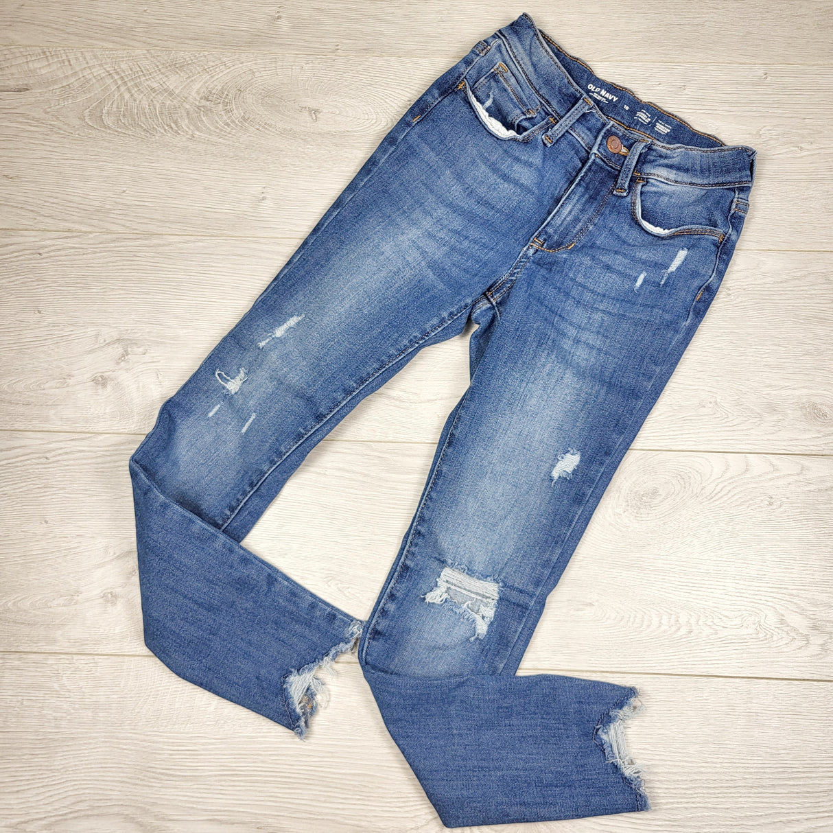 MBW1 - Old Navy distressed denim rockstar jeggings. Size 10