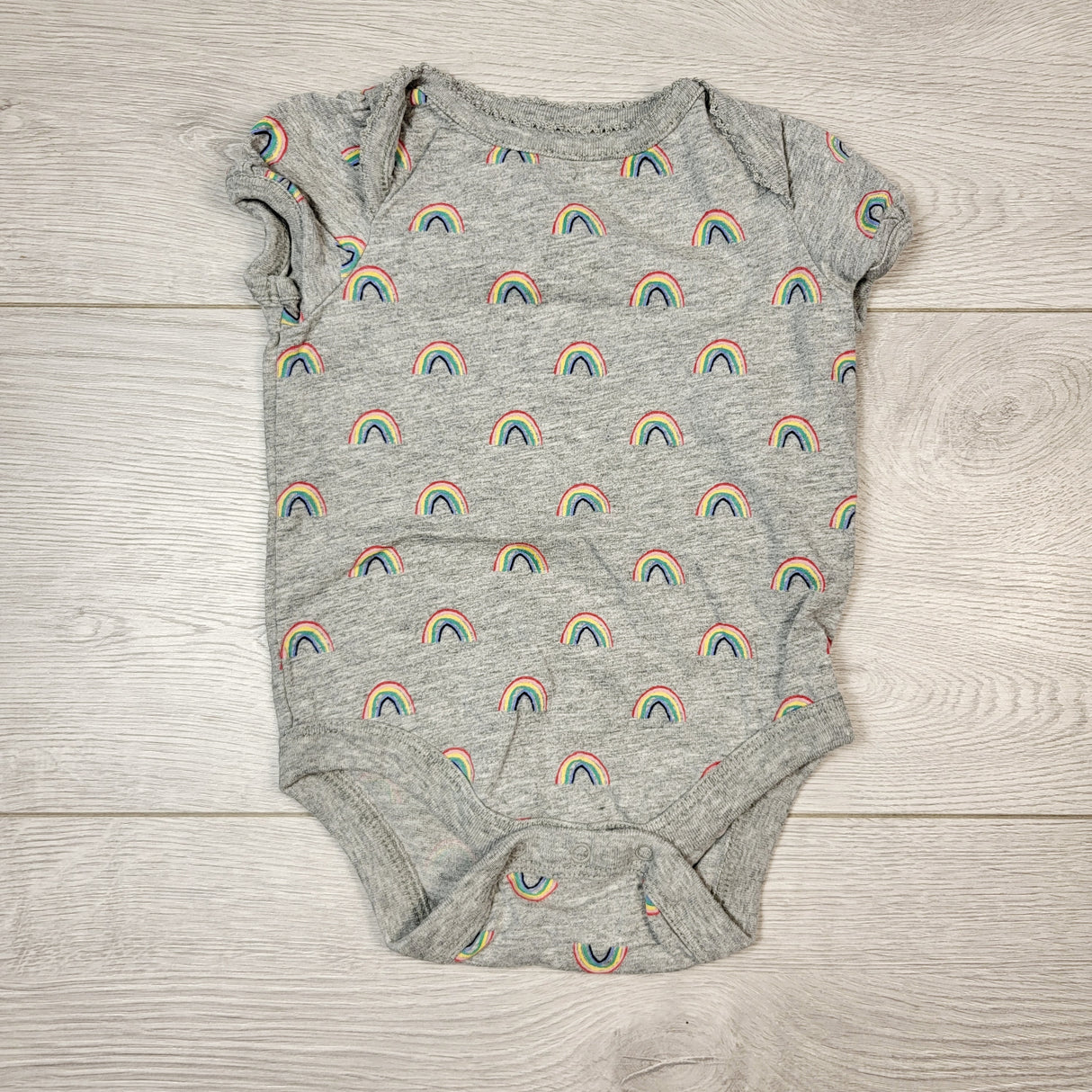DMKY2 - Gap grey bodysuit with rainbows. Size 0-3 months