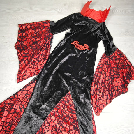 MBW3 - Spirit Halloween Gothic Vampire costume. Size medium