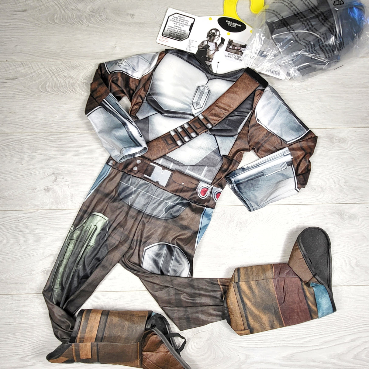 MBW3 - NEW - Star Wars Mandalorian costume. Size 5/6