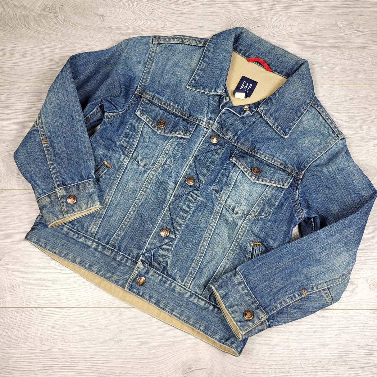 MBW3 - Gap denim jean jacket with snap buttons. Size 6/7