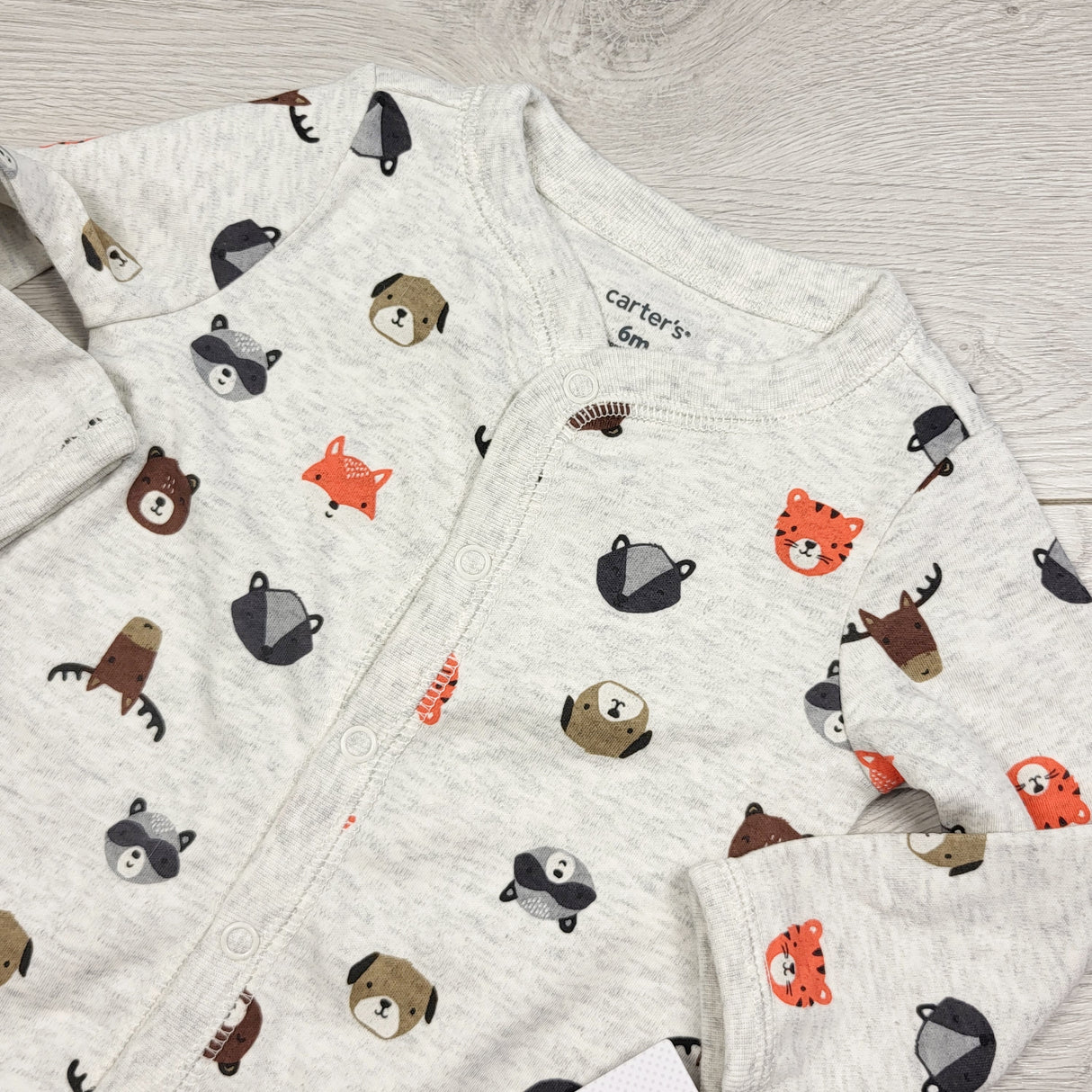 KAMG2 - NEW - Carters grey cotton sleeper with woodland animals. Size 6 months