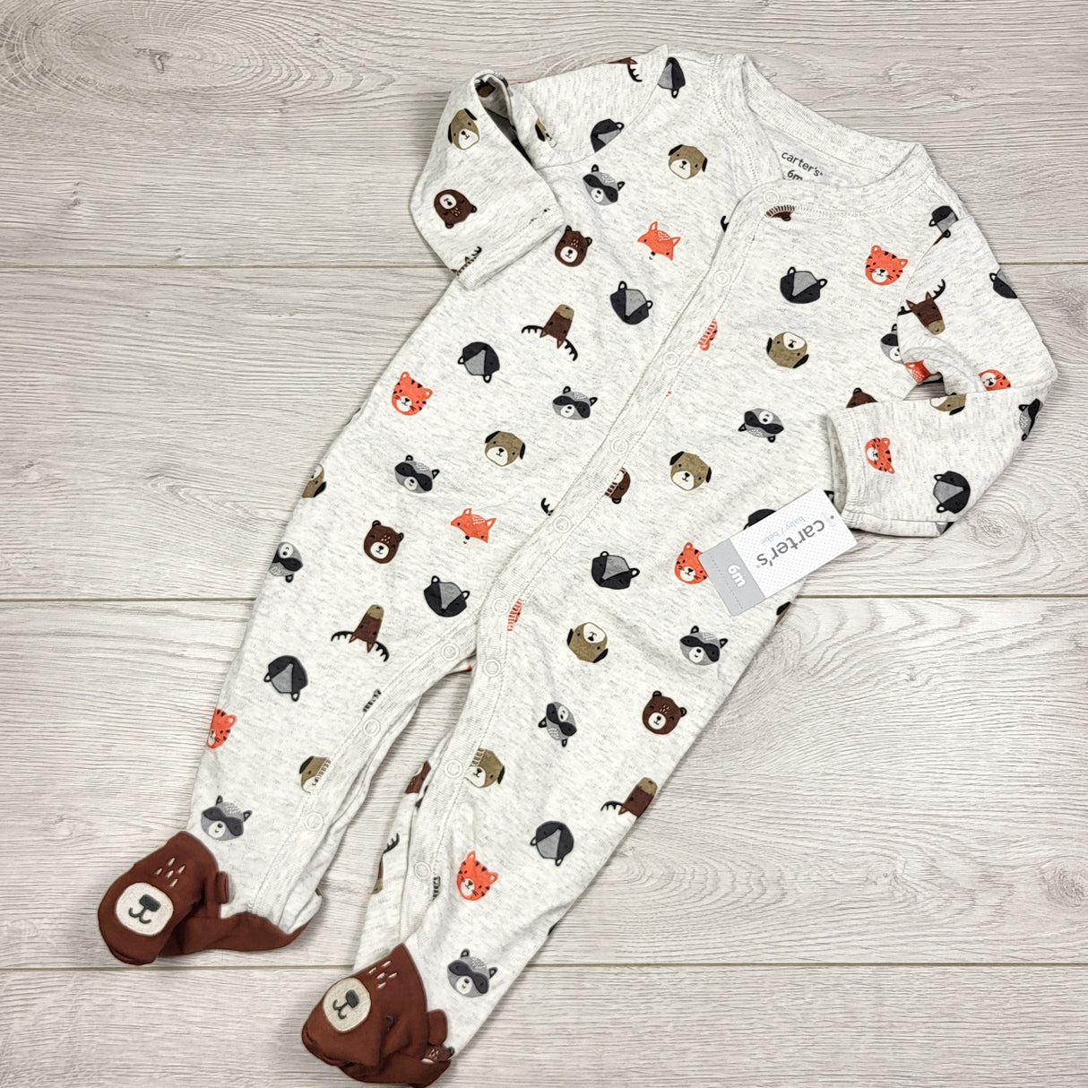 KAMG2 - NEW - Carters grey cotton sleeper with woodland animals. Size 6 months