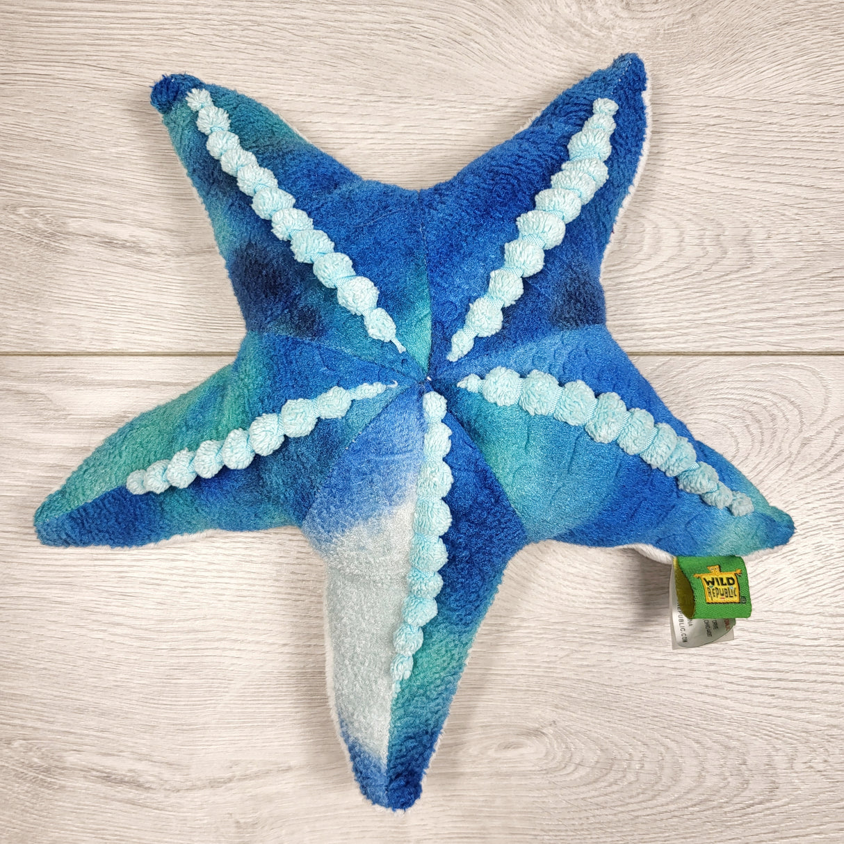 ACRM1 - Wild Republic plush sea star. Approx 10 inches across