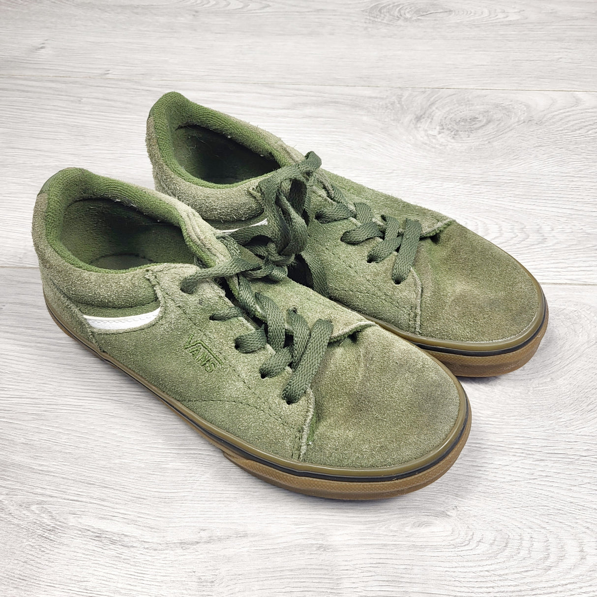 ACRM1 - Vans olive green suede sneakers. Size like a youth size 2