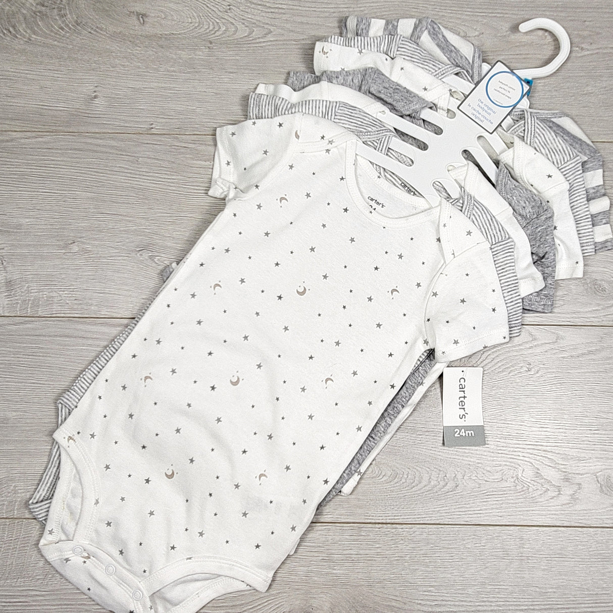 KAMG3 - NEW - Carters 7pc white and grey gender neutral bodysui set. Size 24 months
