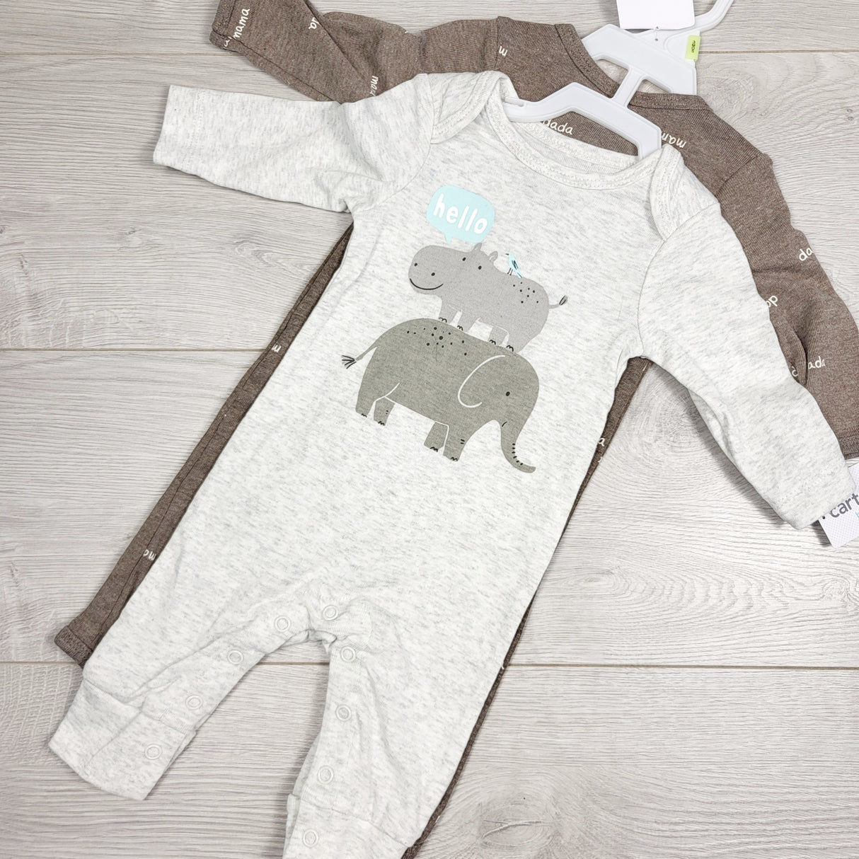 KAMG3 - NEW - Carters 2pc romper set. Size 3 months