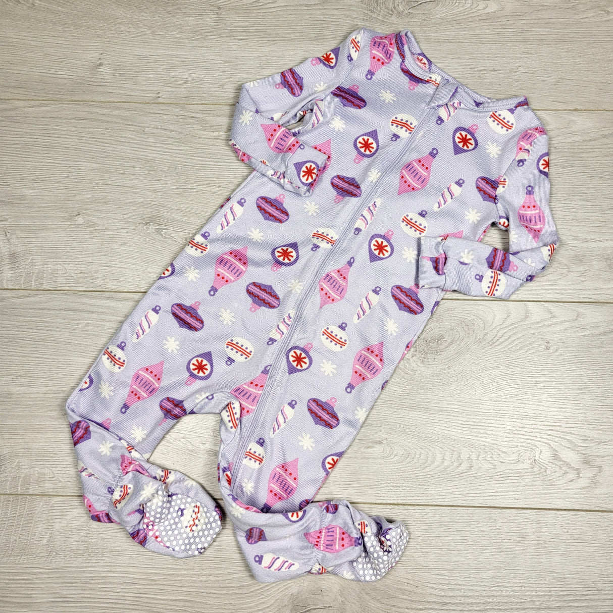 KAMG3 - Joe purple knit sleeper with holiday ornaments. Size 6-12 months 🍁
