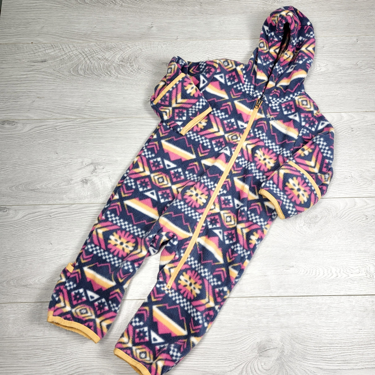 LUGE1 - Carters grey patterned hooded fleece bunting suit. Size 6-12 months