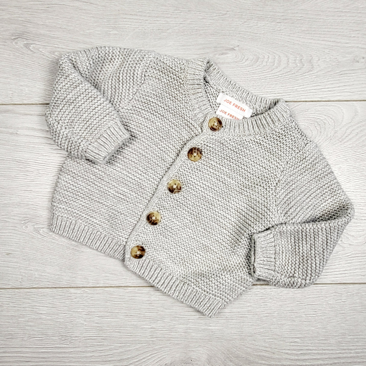 DMKY4 - Joe grey cardigan sweater. Size 0-3 months 🍁