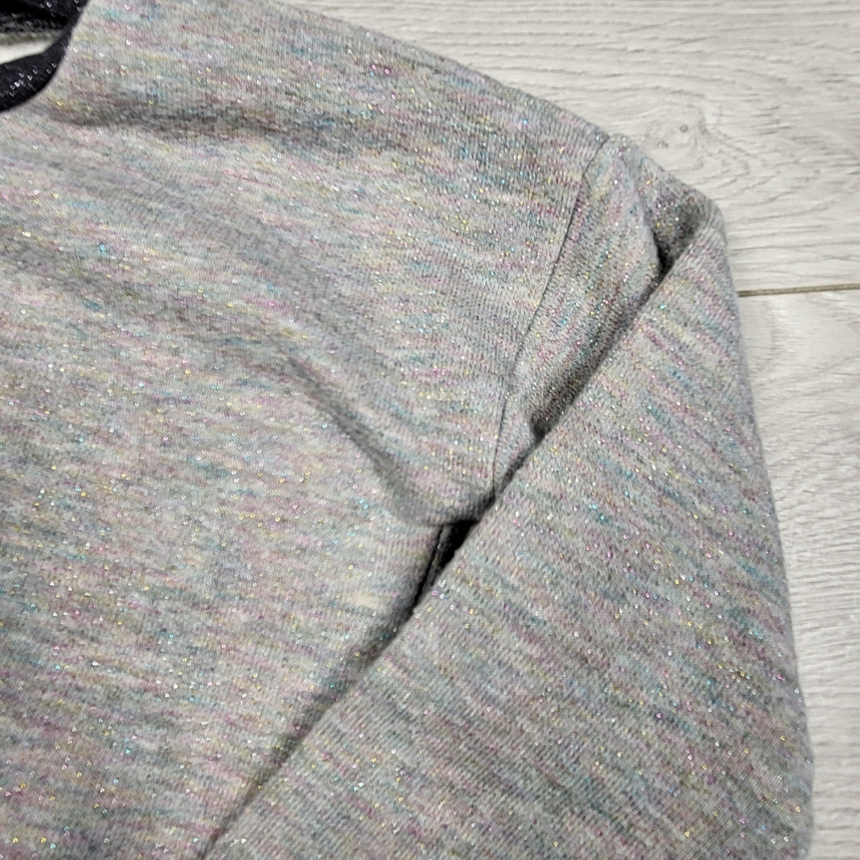 KIJA1 - Grey handmade sweatshirt with sparkles. Size 4T