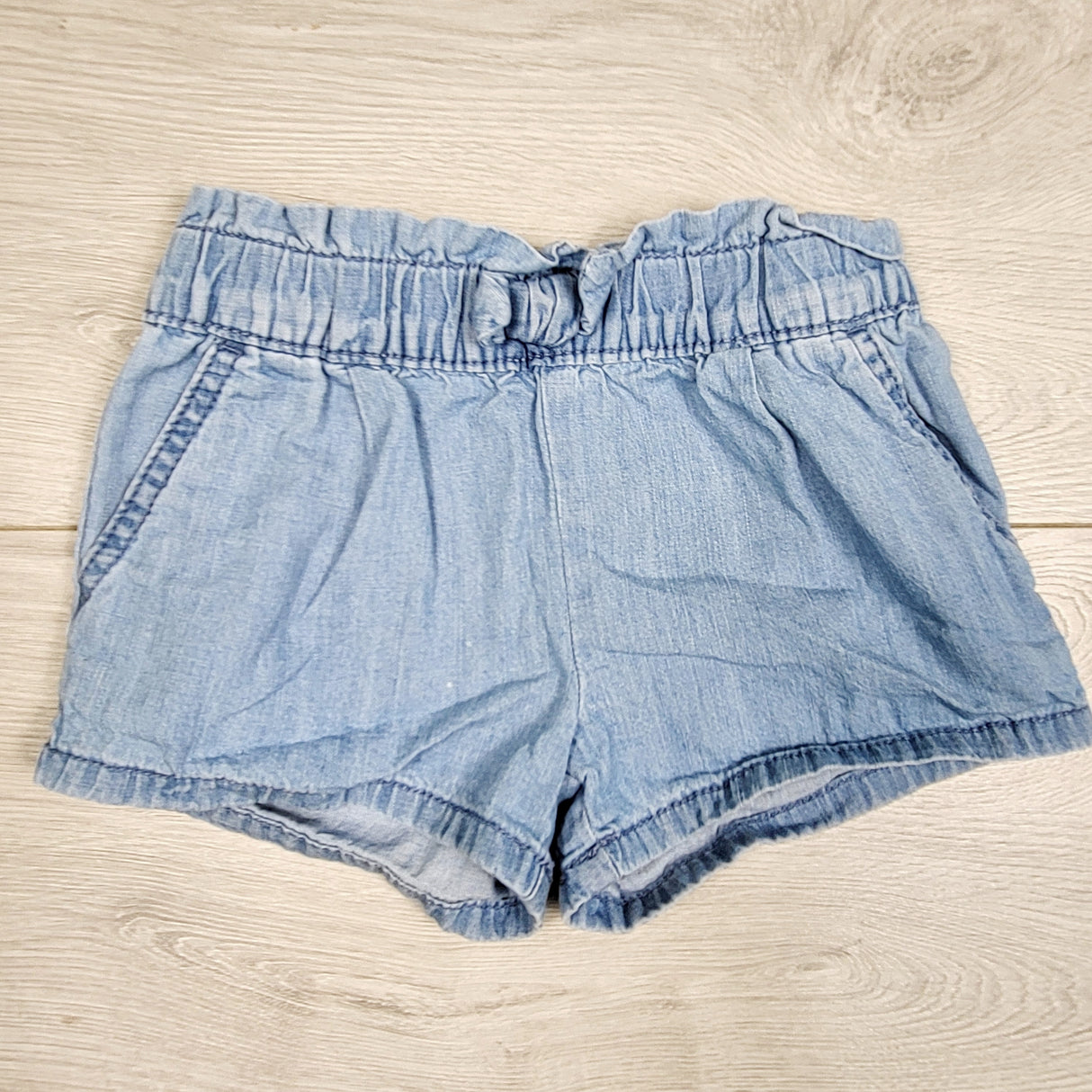 KIJA2 - Old Navy blue denim look shorts with ruffle waist. Size 3T