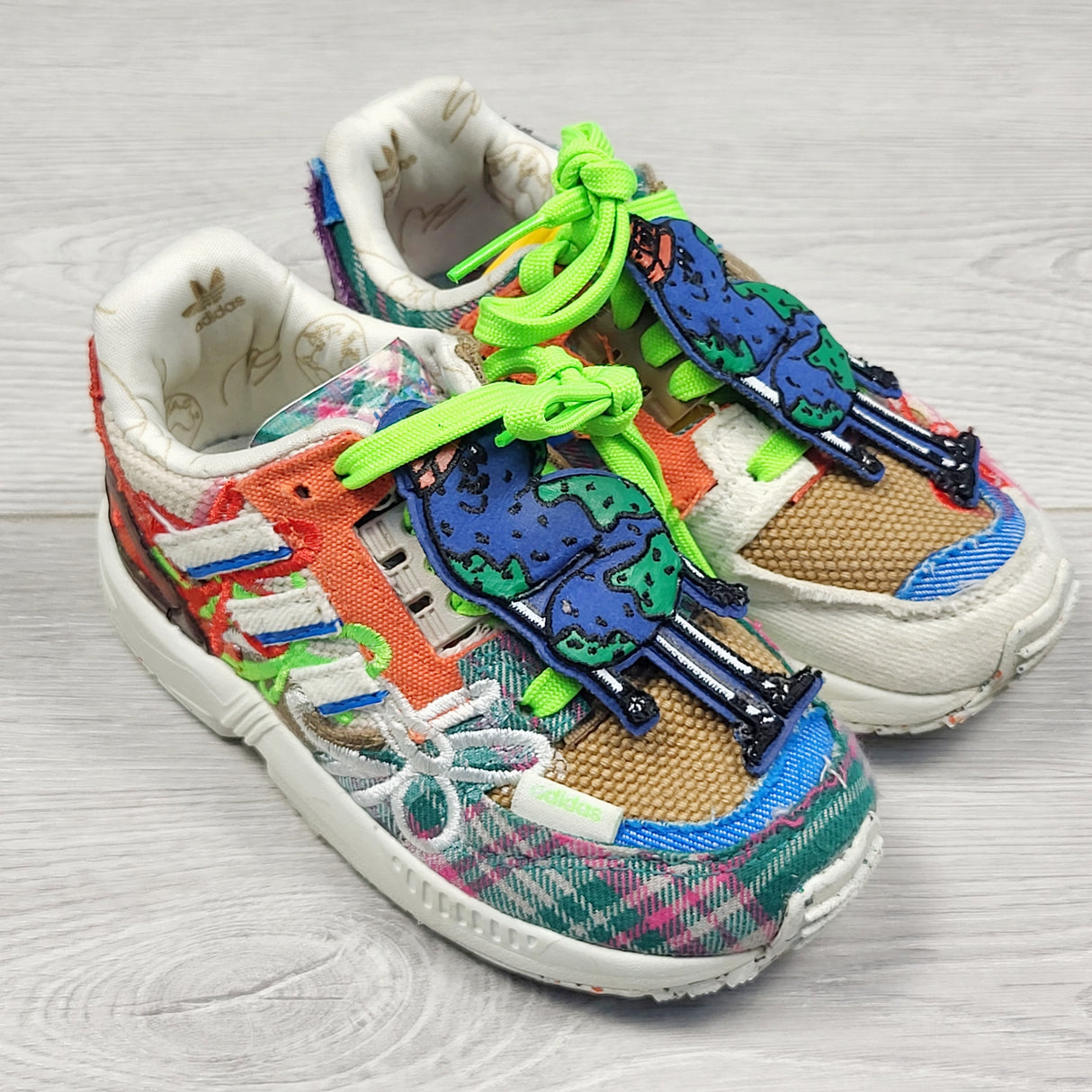 KDEL2 - Adidas x Sean Wotherspoon ZX 8000 Superearth running shoes. Size 7. Retail for $120 new