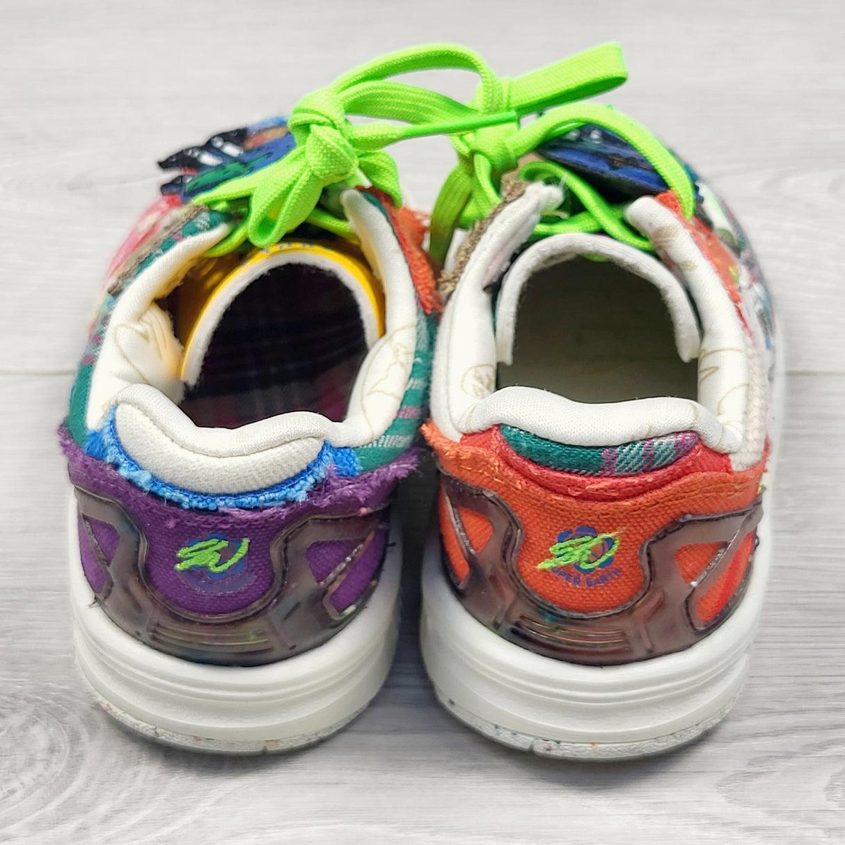 KDEL2 - Adidas x Sean Wotherspoon ZX 8000 Superearth running shoes. Size 7. Retail for $120 new