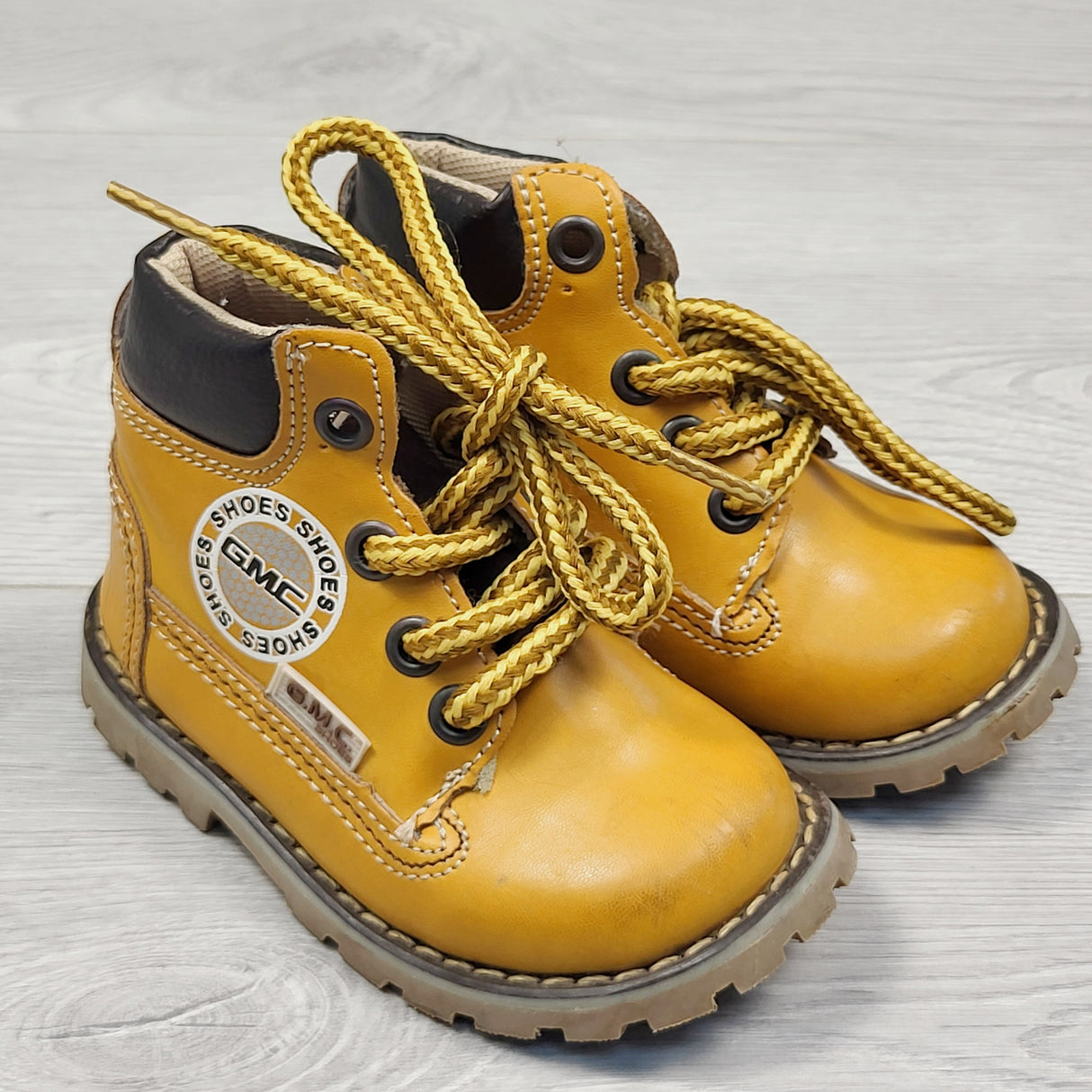 KDEL2 - GMC hiking style boots. Size 6