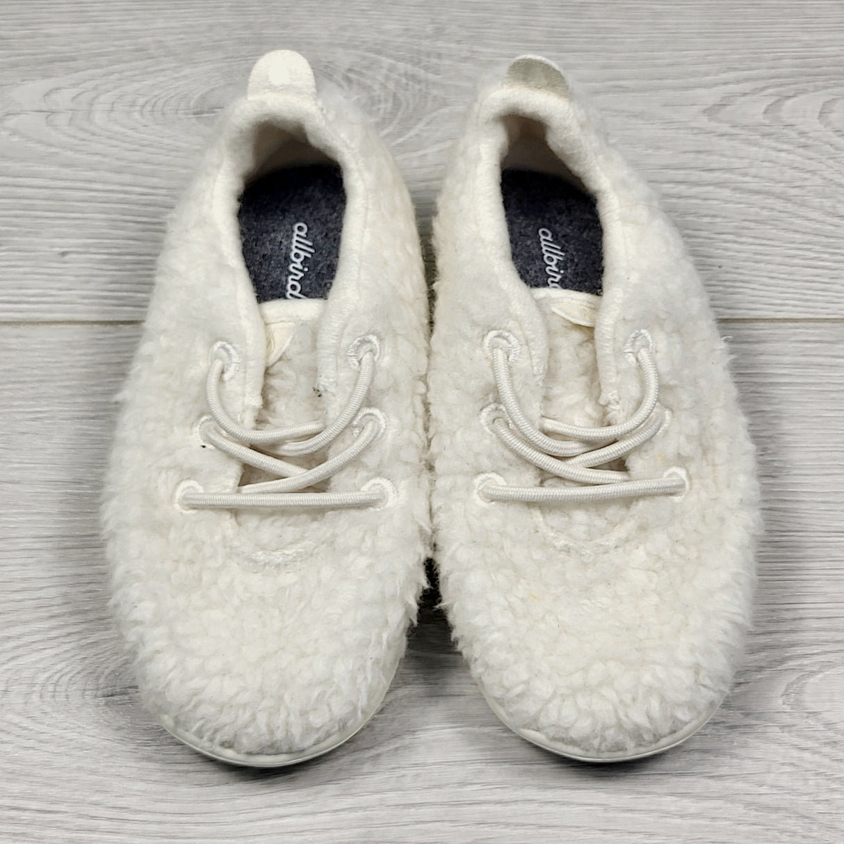 KDEL2 - Allbirds Smallbirds wool runner fluff sneakers. Size 9