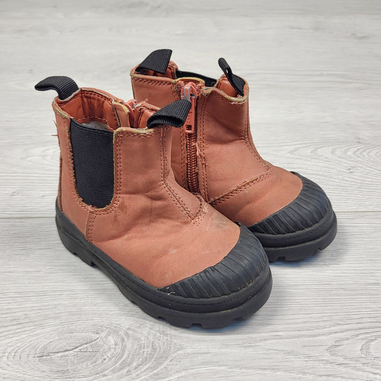 KDEL2 - H and M rust coloured Chelsea style boots. Size 4.5