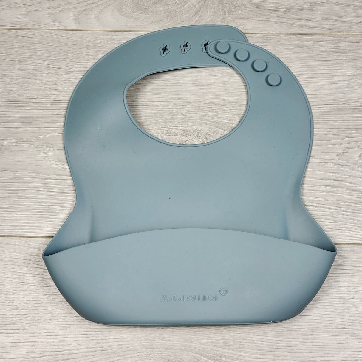 KDEL2 - Loulou Lollipop blue-grey silicone bib. 🍁