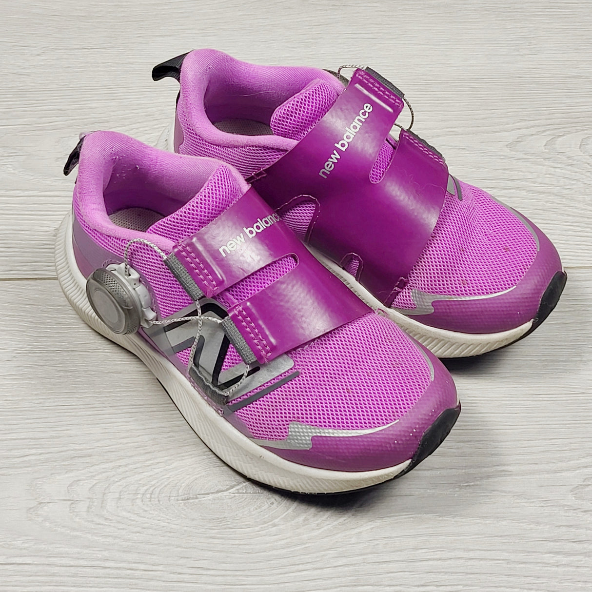 KIJA3 - New Balance purple Boa running shoes (turn knob to tighten or loosen them). Size 11