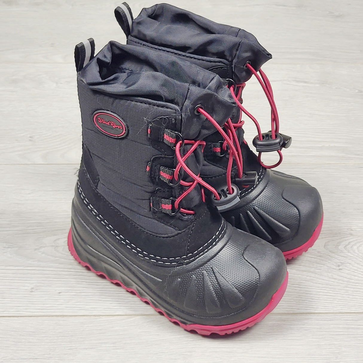KIJA3 - WindRiver black and pink snow boots. Size 10