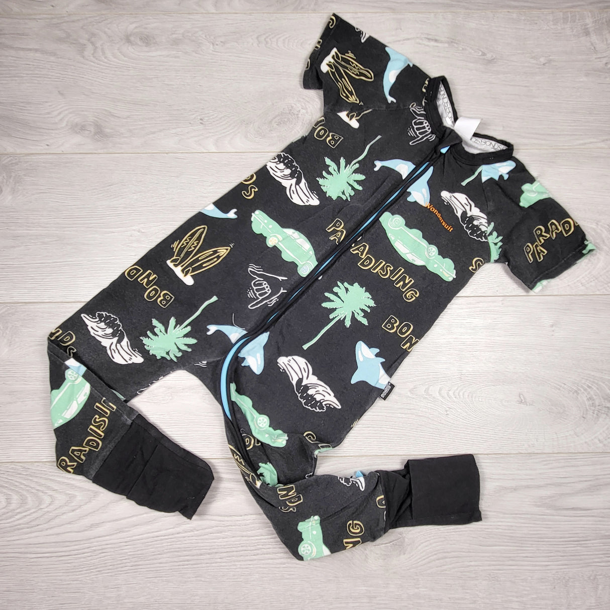 TCWD1 - Bonds black zippered "Paradising" wondersuit. Approx 4T