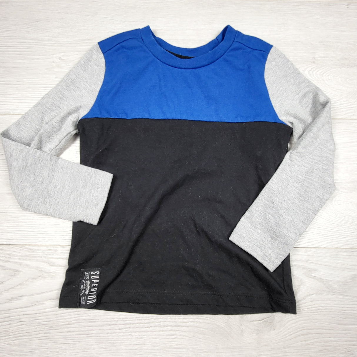 TCWD1 - Mid brand colour block long sleeved top. Size 4/5T