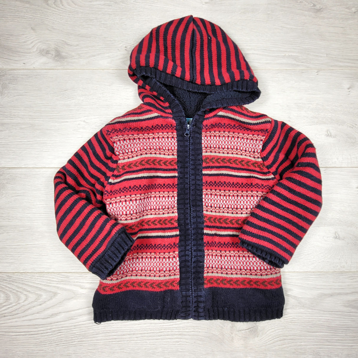 KAMG4 - Sam and Jo red and navy patterned fleece lined hooded sweater coat. Size 2/3T