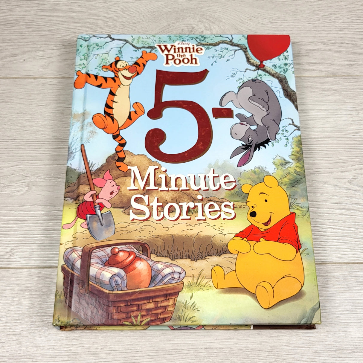 JEST1 - Winnie the Pooh 5 Minute Stories. Hardcover book. LOCAL pick up or delivery only