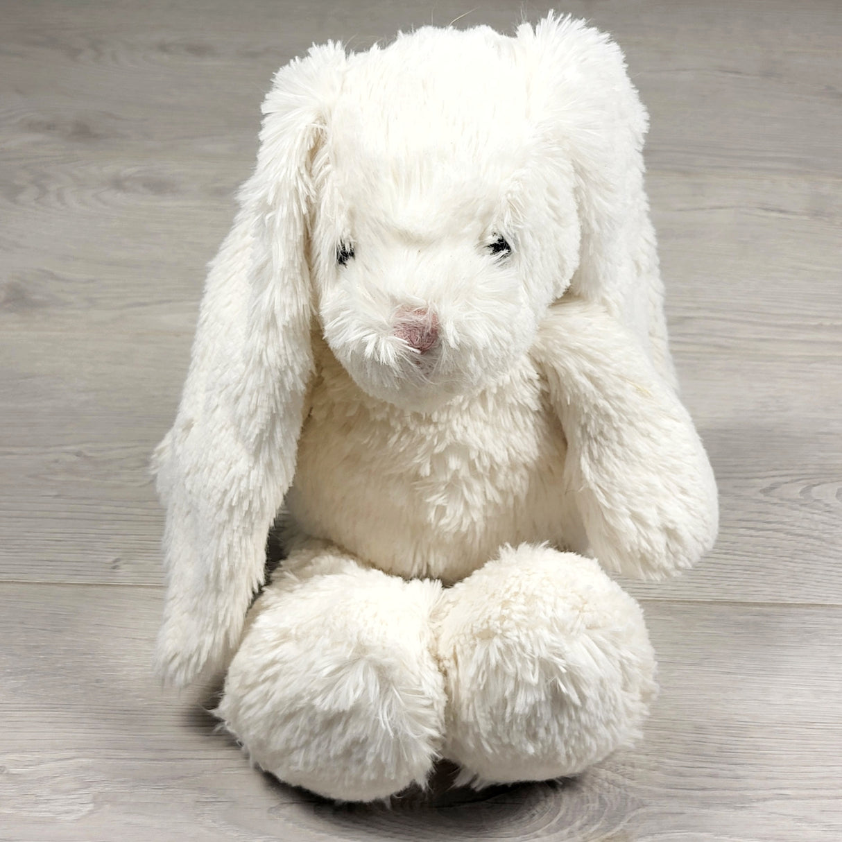 JEST1 - Plush bunny (approx 8 inches)