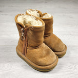 LUGE2 - Malu sheepskin Ugg style boots. Size 7