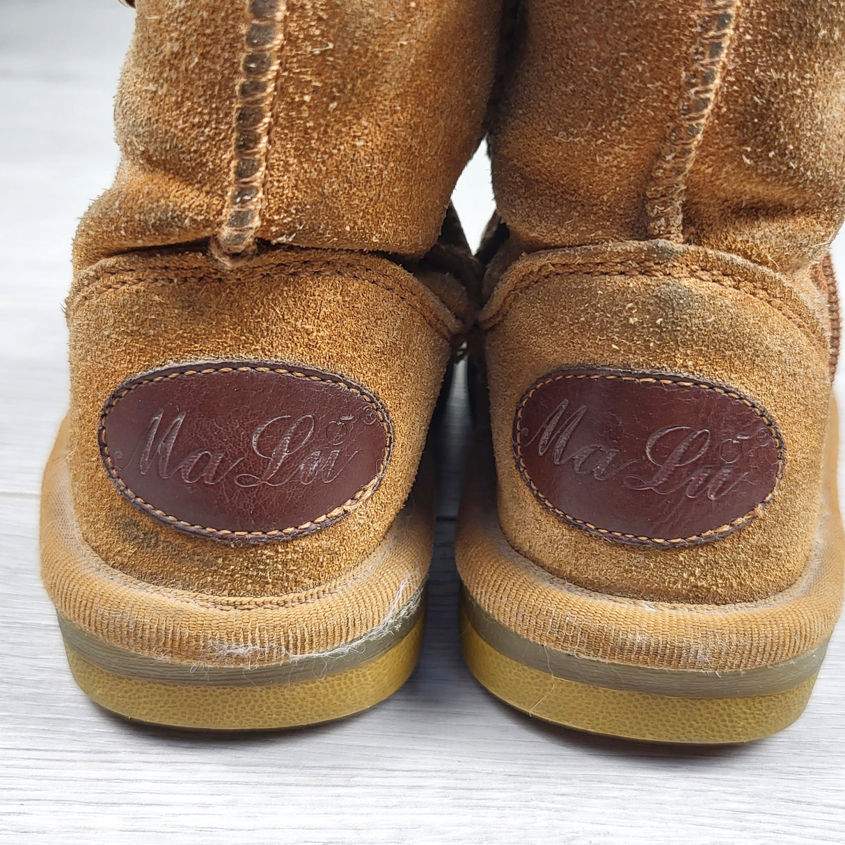 LUGE2 - Malu sheepskin Ugg style boots. Size 7