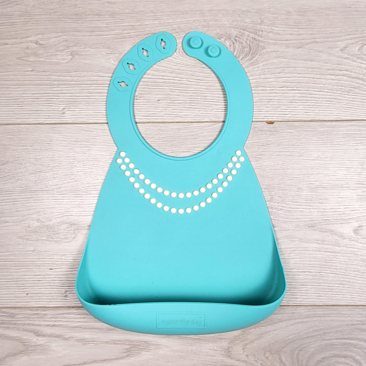 LUGE2 - Make My Day silicone bib with pearls