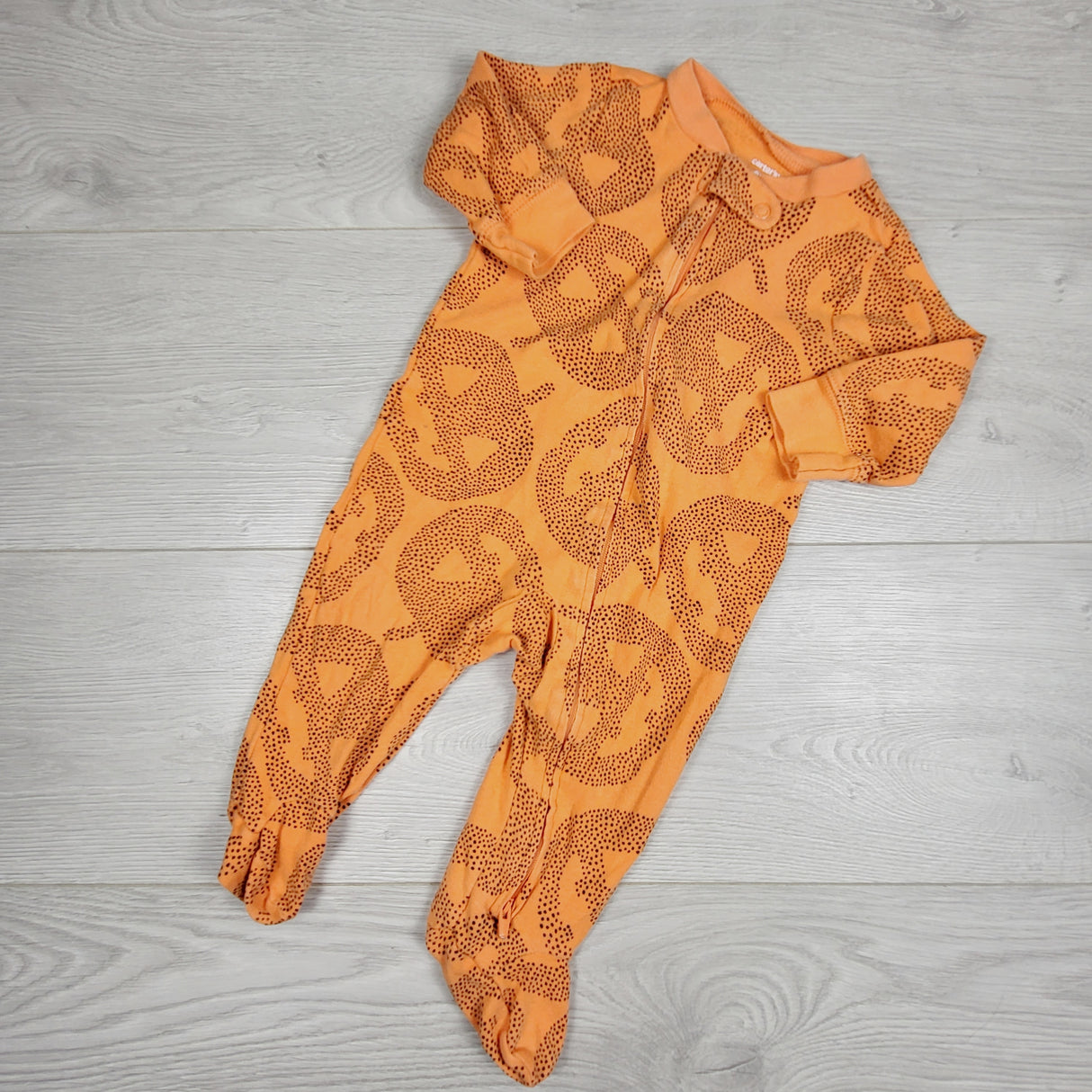 KAMG55 - Carters orange zippered cotton Jack-o-Lantern sleeper. Size 6 months