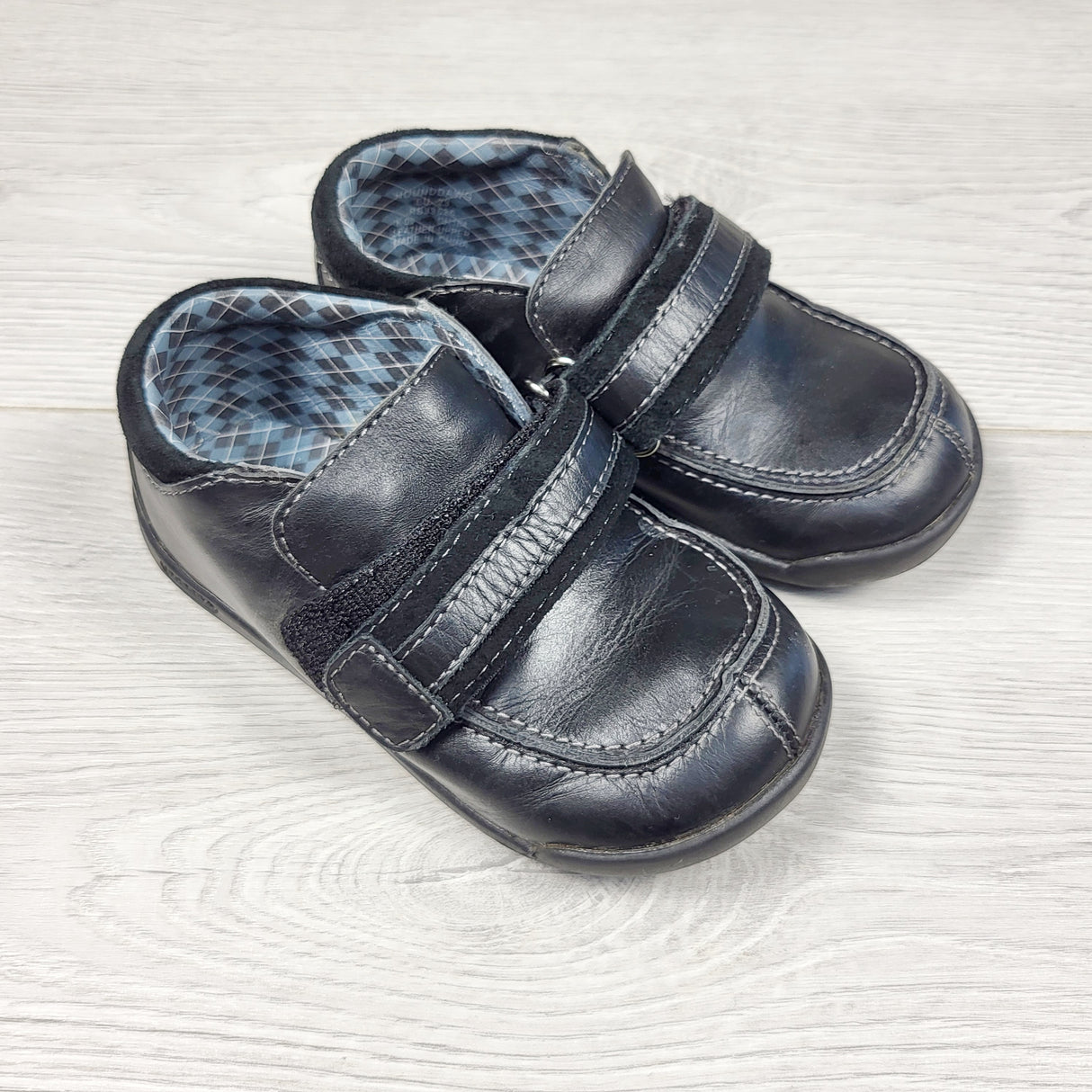 CHLL2 - Robeez black leather hard sole shoes. Size 7 (EU size 23)