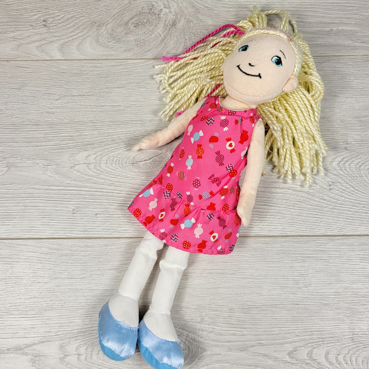 RZA1 - Manhattan Toys Groovy Girls "Brynna" doll