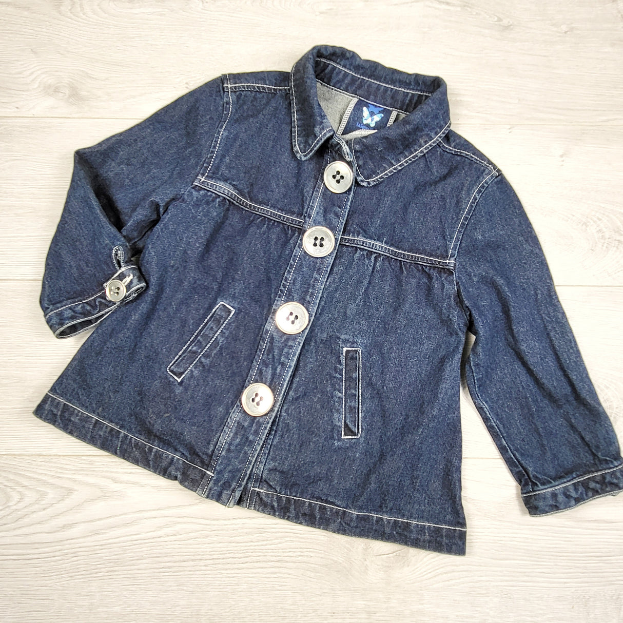 HWIL1 - La Senza Girl denim jacket with snap buttons. Size small (6/7ish)