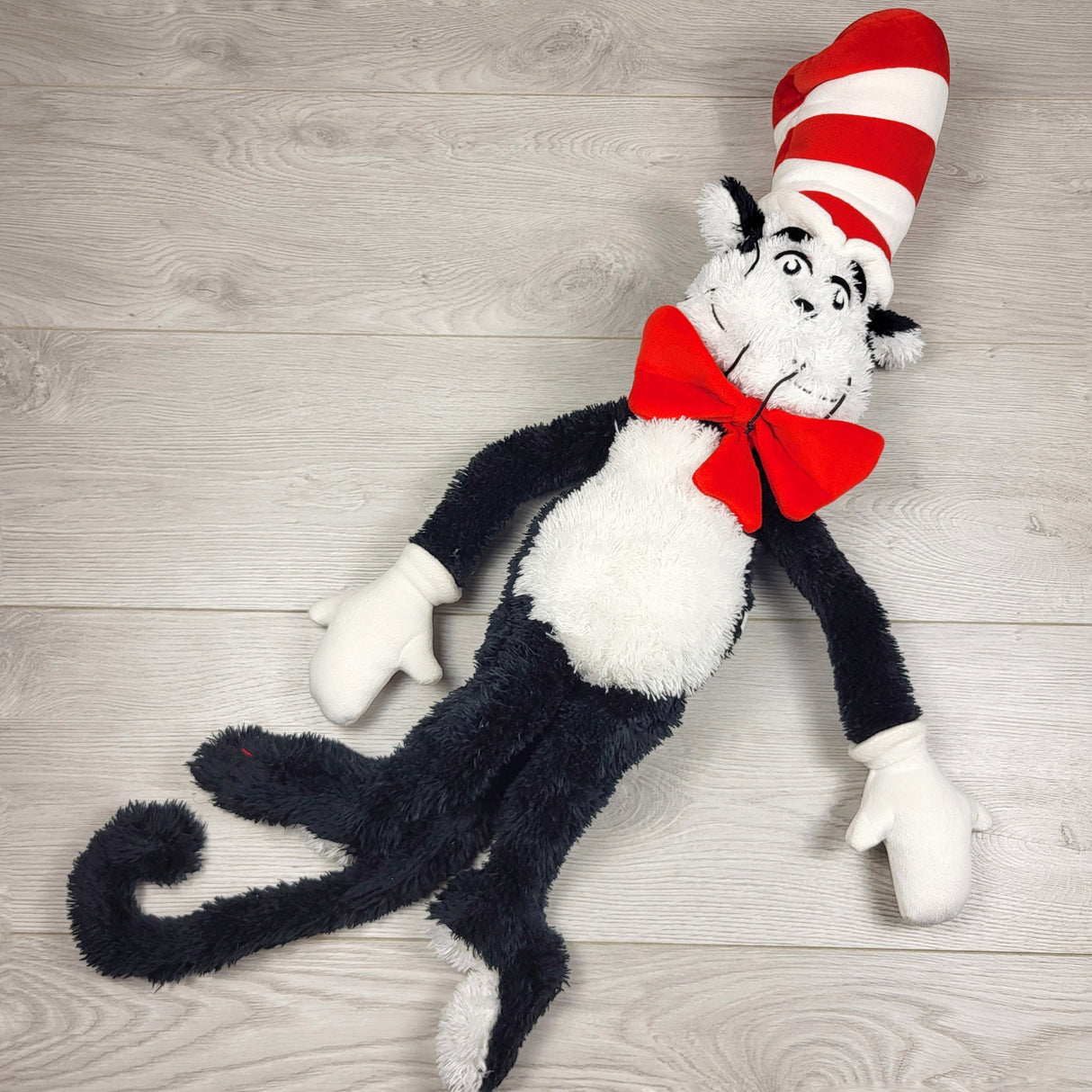 KARE2 - Large Cat in the Hat plush