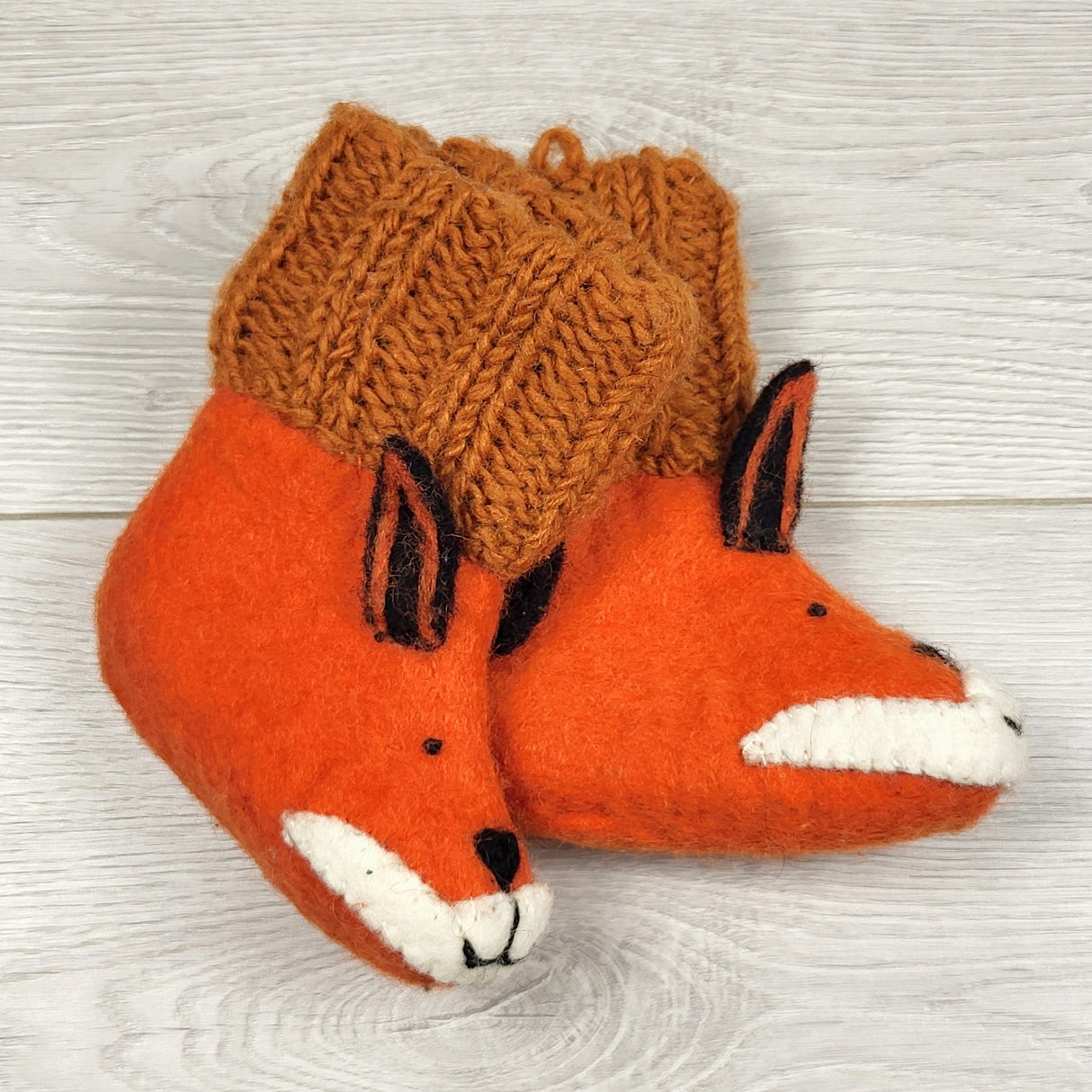 KARE2 - Handmade felted wool fox booties. Approx 6-12 months