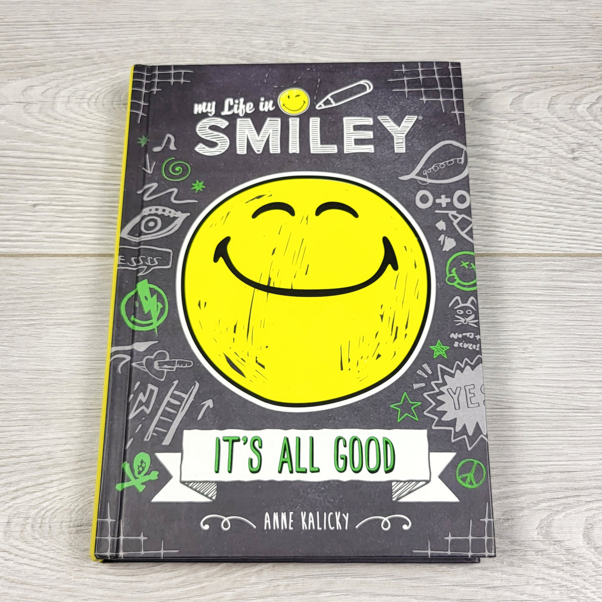 ZPXT5 - My Life in Smiley: It's All Good. Hardcover book