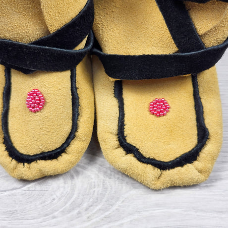 KHEN2 - Handmade deerskin beaded wrap moccasins. Size like a size 5 (12-18 months)