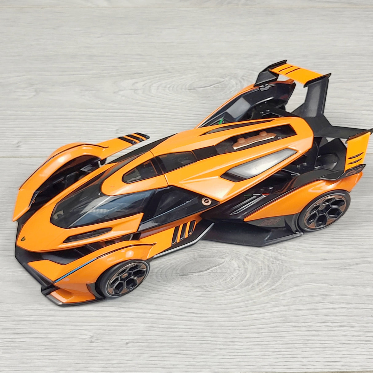 JEST2 - Maisto Lamborghini V12 Vision Gran Turismo Orange Metallic Special Edition 1/18 Diecast Model Car