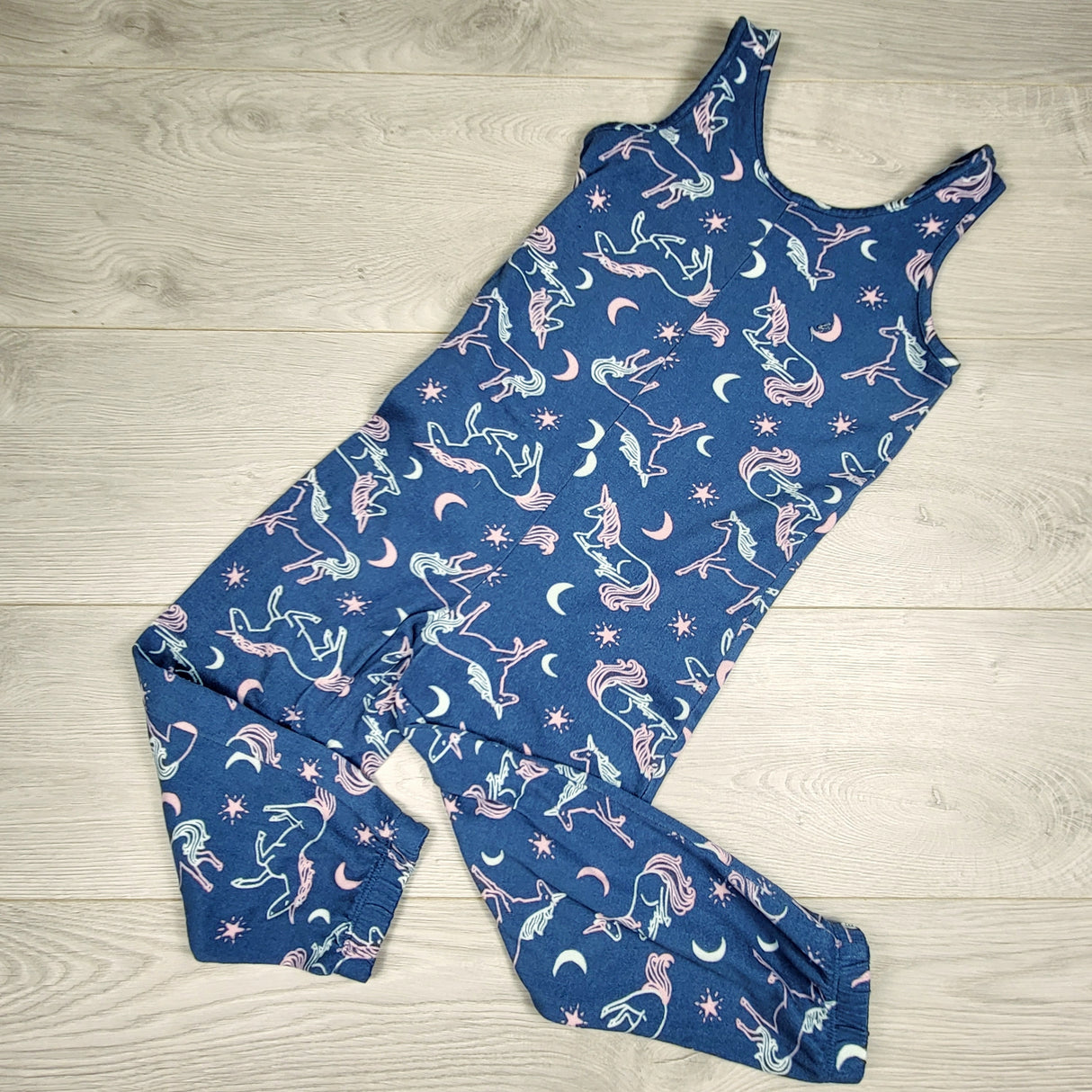 BNG1 - Joe Fresh blue plush sleep romper with unicorns. Size 6 🍁